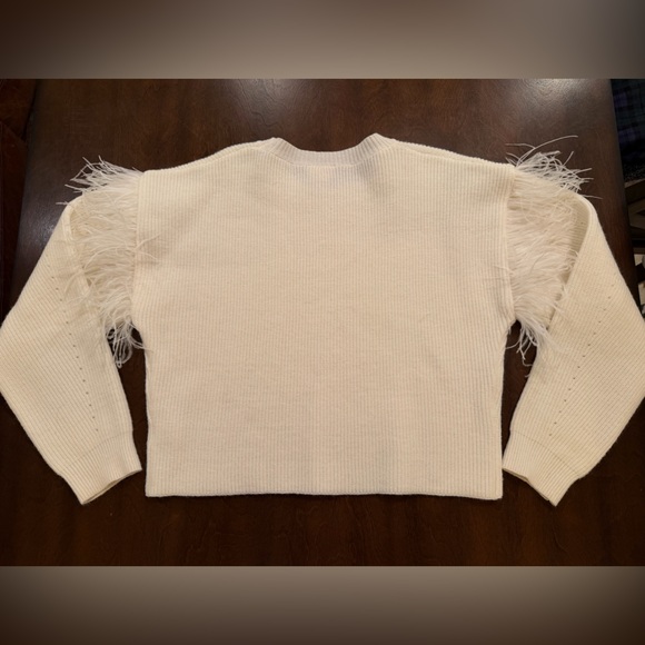 Le Lis Ivory Sweater with Feather Details - Picture 3 of 3